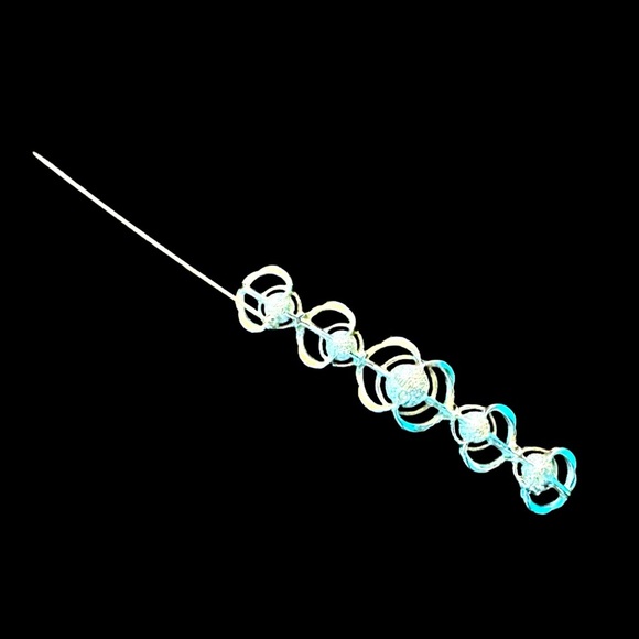 Elegant Vintage SARAHOO Silver and Gold Floral Brooch - MINT CONDITION - Picture 3 of 4